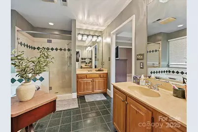 11902 Mountain Crest Circle, Charlotte, NC 28216 - Photo 17