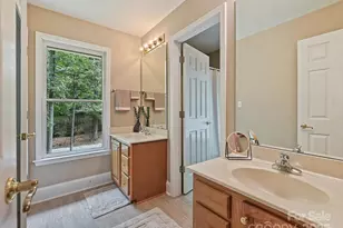 11902 Mountain Crest Cir, Charlotte, NC 28216 - Photo 19