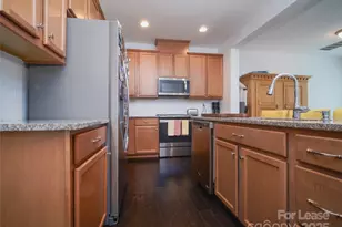 9547 Glenburn Ln, Charlotte, NC 28278 - Photo 7