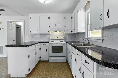 1351-1353 33rd Street SE, Conover, NC 28613 - Photo 7