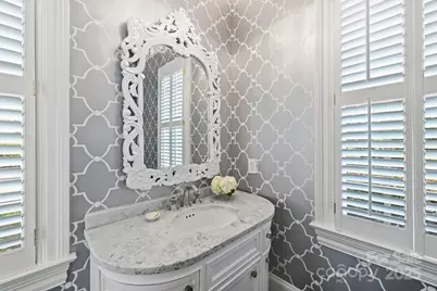 1869 Queens Road W, Charlotte, NC 28207 - Photo 17