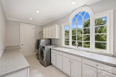 1869 Queens Road W, Charlotte, NC 28207 - Photo 39