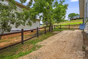 29 Ponder St, Mars Hill, NC 28754 - Photo 35