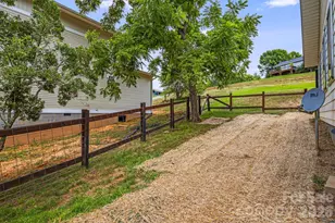 29 Ponder St, Mars Hill, NC 28754 - Photo 35