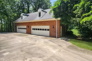 7000 Old Providence Rd, Charlotte, NC 28226 - Photo 3