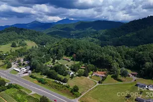 81 River Look Dr, Burnsville, NC 28714 - Photo 9