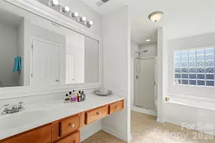 11001 Dulin Creek Blvd, Charlotte, NC 28215 - Photo 17