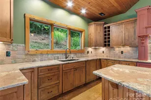 321 Sunset Point Rd, Burnsville, NC 28714 - Photo 13