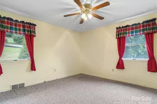 220 Grand View Ln, Burnsville, NC 28714 - Photo 23