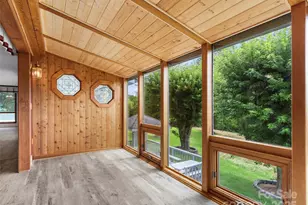 220 Grand View Ln, Burnsville, NC 28714 - Photo 9