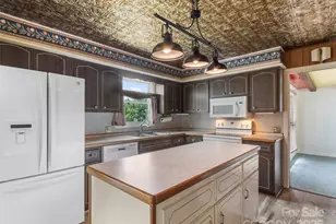 220 Grand View Ln, Burnsville, NC 28714 - Photo 17