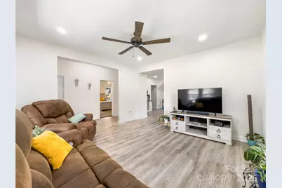 1112 W 5th Avenue, Gastonia, NC 28052 - Photo 7