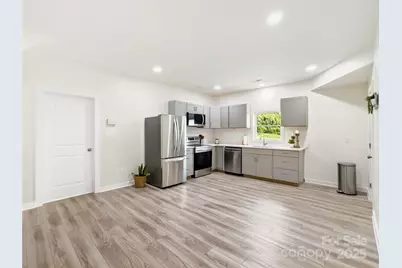 1112 W 5th Avenue, Gastonia, NC 28052 - Photo 9