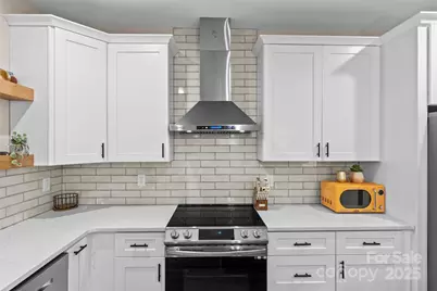 8925 Harrisburg Road, Charlotte, NC 28215 - Photo 11