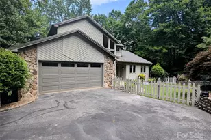 2 Pleasant Hill Dr, Franklin, NC 28734 - Photo 1