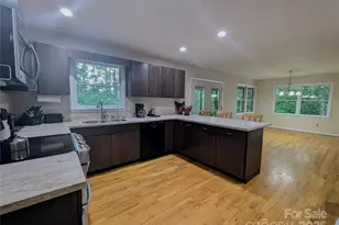 2 Pleasant Hill Dr, Franklin, NC 28734 - Photo 7