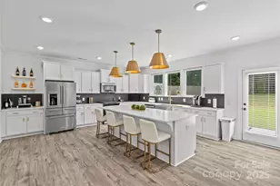 5902 Beatties Ford Rd, Charlotte, NC 28216 - Photo 11