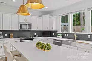 5902 Beatties Ford Rd, Charlotte, NC 28216 - Photo 15