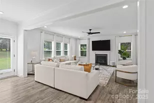 5902 Beatties Ford Rd, Charlotte, NC 28216 - Photo 17