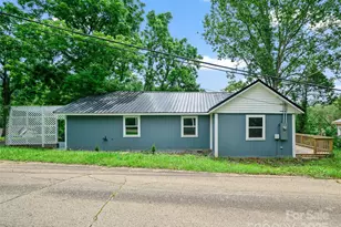 64 Phillips Ln, Spruce Pine, NC 28777 - Photo 5