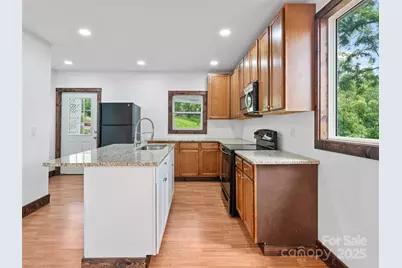 64 Phillips Lane, Spruce Pine, NC 28777 - Photo 9