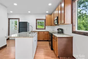 64 Phillips Ln, Spruce Pine, NC 28777 - Photo 9