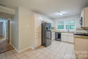 6410 Pineburr Ct, Charlotte, NC 28211 - Photo 11