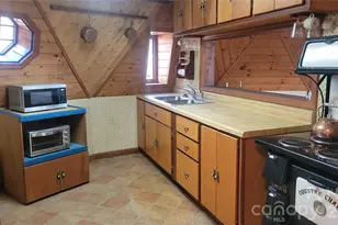 60 Persimmons Ln, Burnsville, NC 28714 - Photo 7