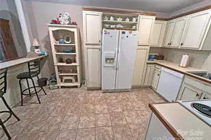 3603 Ritchie Rd, Lincolnton, NC 28092 - Photo 5