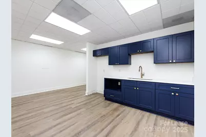 1812 W Morehead Street, Charlotte, NC 28208 - Photo 11