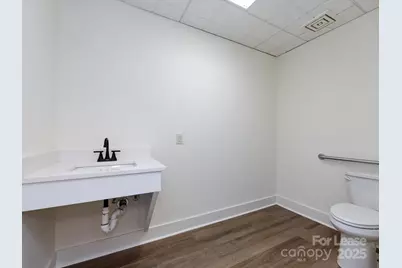 1812 W Morehead Street, Charlotte, NC 28208 - Photo 19