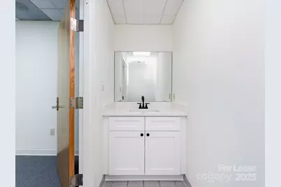 1812 W Morehead Street, Charlotte, NC 28208 - Photo 23