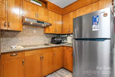 2761 Highland Avenue NE, Hickory, NC 28601 - Photo 9