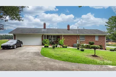 2761 Highland Avenue NE, Hickory, NC 28601 - Photo 31