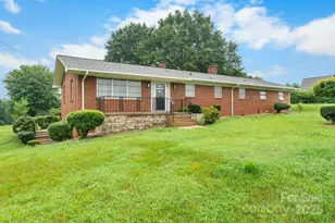 2761 Highland Ave NE, Hickory, NC 28601 - Photo 1