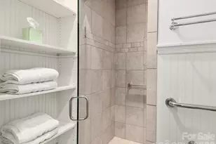 203 6th Ave W, Hendersonville, NC 28739 - Photo 19