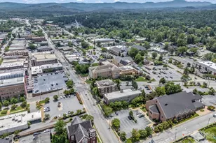 203 6th Ave W, Hendersonville, NC 28739 - Photo 23