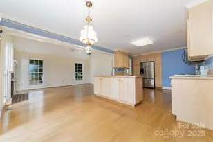 415 N Greenbriar Rd, Statesville, NC 28625 - Photo 33