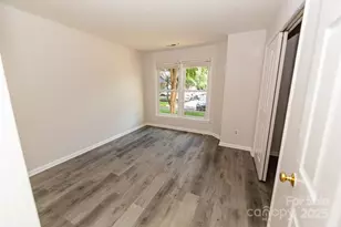 7330 Rose Terrace Ct, Charlotte, NC 28215 - Photo 9