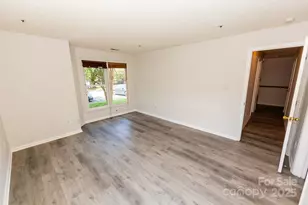 7330 Rose Terrace Ct, Charlotte, NC 28215 - Photo 15