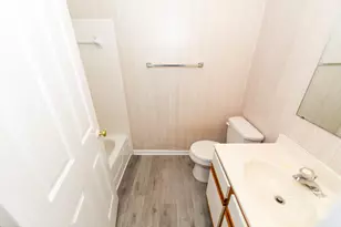 7330 Rose Terrace Ct, Charlotte, NC 28215 - Photo 13