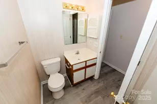 7330 Rose Terrace Ct, Charlotte, NC 28215 - Photo 21