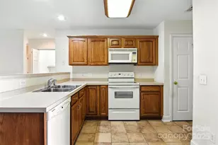 3131 9th Street Drive NE, Hickory, NC 28601 - Photo 11