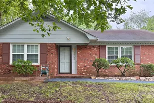915 Eaglewood Ave, Charlotte, NC 28212 - Photo 1