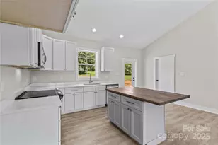 121 Jenkins Rd, Statesville, NC 28625 - Photo 11