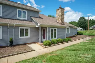 1017 21st Ave NE, Hickory, NC 28601 - Photo 3