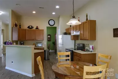 5116 Sunburst Lane, Charlotte, NC 28213 - Photo 9