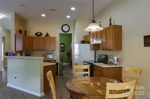 5116 Sunburst Ln, Charlotte, NC 28213 - Photo 9