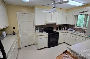 2285 Tarheel Pl, Lenoir, NC 28645 - Photo 5