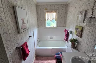 2285 Tarheel Pl, Lenoir, NC 28645 - Photo 11